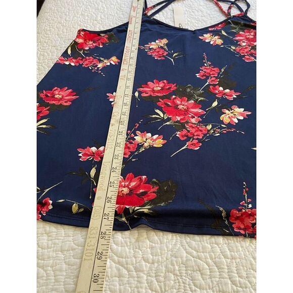 Papermoon Women's NWT 1X Blue Floral Criss-Cross Front Camisole Top Casual​ - Picture 7 of 7
